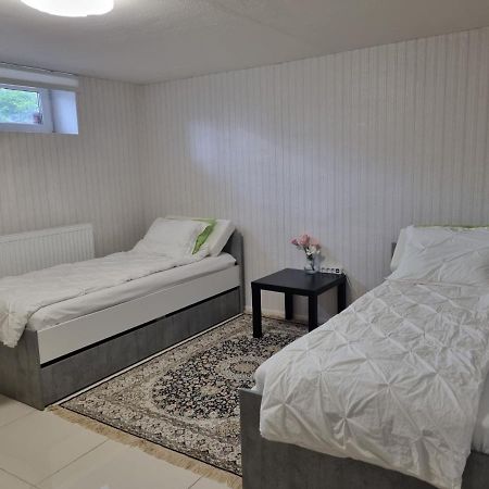 Moonlight - Trevlig Kallarlagenhet Apartment Broby ภายนอก รูปภาพ