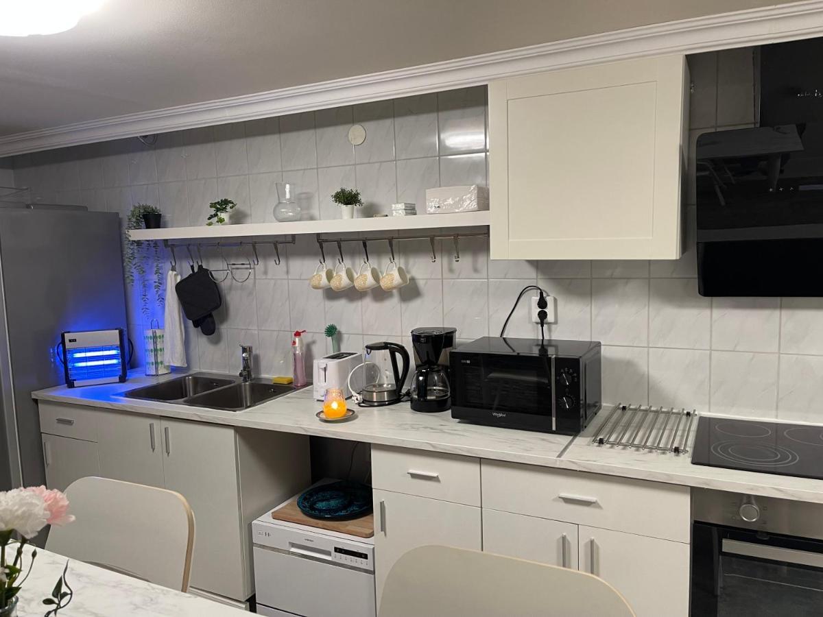 Moonlight - Trevlig Kallarlagenhet Apartment Broby ภายนอก รูปภาพ