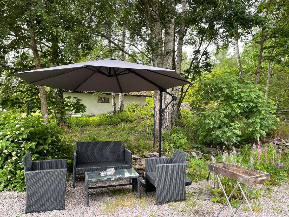 Moonlight - Trevlig Kallarlagenhet Apartment Broby ภายนอก รูปภาพ